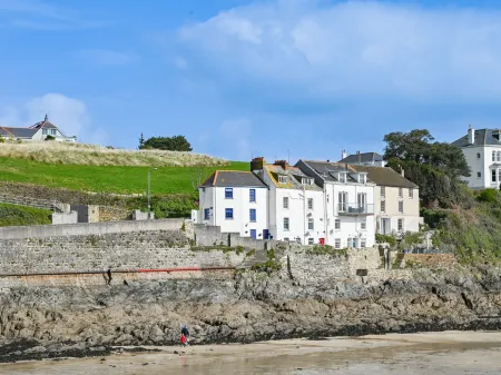 Dreckly Tides Отели рядом с достопримечательностью «Heligan Caravan and Camping Park»