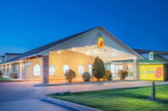 Super 8 by Wyndham Big Cabin/Vinita Area Hotels in 