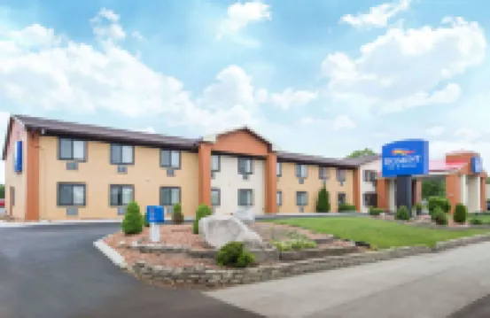 Baymont by Wyndham Waukesha Hotels in Waukesha County