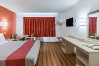 Motel 6 Beaverton, or Hotels in Beaverton