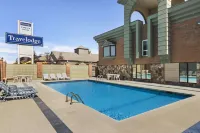 Travelodge by Wyndham Calgary South - piscine