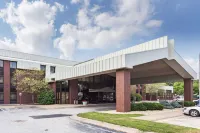 Ramada by Wyndham Bettendorf Hotels in Bettendorf