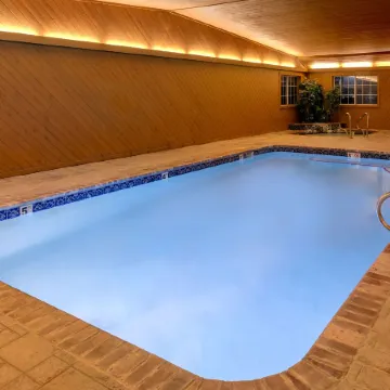 Super 8 by Wyndham Carroll/East