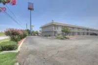 Motel 6 San Antonio, TX - Fort Sam Houston Hotels near James Park
