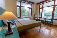 WhiteHouse Hotels in Manali