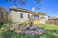 4 Mi to Tpc San Antonio: Cozy Getaway w/ Deck!