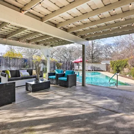 1 Mi to Main Street Sutter Creek Poolside Oasis!