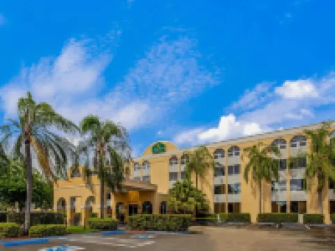 La Quinta Inn & Suites by Wyndham Miami Lakes Hotels in Miami Lakes