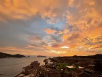 One sea and one night