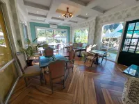 Shalom Farmhouse by the Hillside