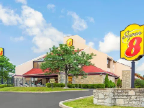 Super 8 by Wyndham Fort Mitchell Cincinnati Area Hotels in Kenton County