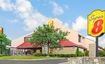 Super 8 by Wyndham Fort Mitchell Cincinnati Area
