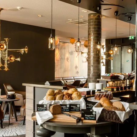 Motel One München-Westend Отели рядом с достопримечательностью «Спортивный комплекс «Audi Доум»»