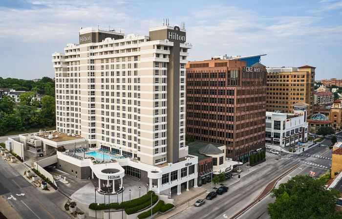 Hilton Kansas City Country Club Plaza