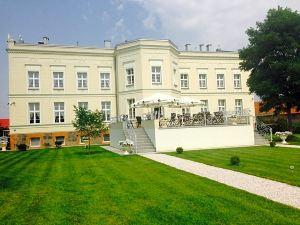 Hotel Spa Akacjowy Dwór