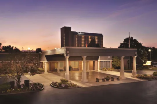 Radisson Hotel Louisville North Hotels in 