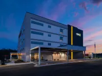 Home2 Suites by Hilton Santa Rosa Beach - Parkplatz