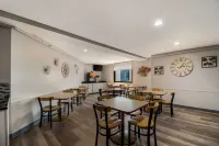 Econo Lodge Duluth Near Miller Hill Mall Hotels in Hermantown