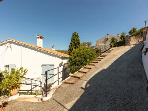 Chantelyre Hotels near BEAU RIVAGE