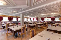 Smy Koflerhof Wellness & Spa Dolomiti Hotels in Valdaora