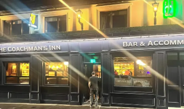 The Coachmans Inn โรงแรมใน