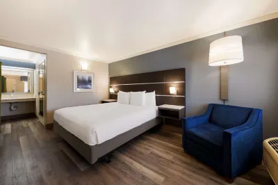 Best Western Inn  Suites Lemoore Отели в г. Лемор