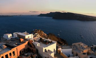 Oia Mansion