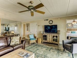 6th Floor, Oceanfront Condo,,Easy Beach Access Via Boardwalk & Exclusive Fishing Pier!