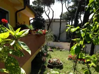 Cozy Villa with Large Garden Near the Beach