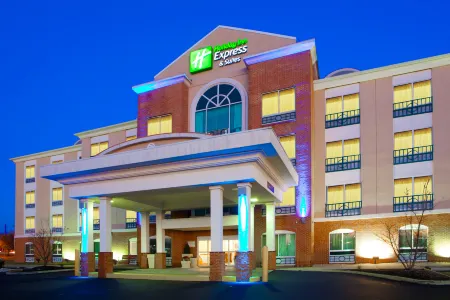 Holiday Inn Express & Suites Woodbridge Отели рядом с достопримечательностью «Потомак»