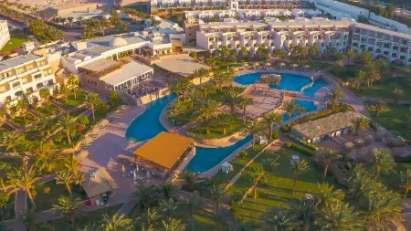 Fort Arabesque Resort, Spa & Villas Отели рядом с достопримечательностью «Grand Waterworld Makadi : Water Slides»
