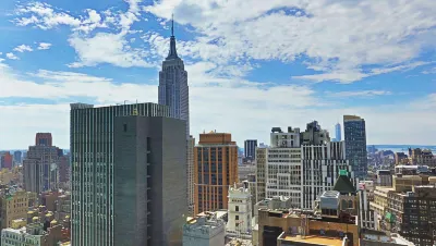 Hilton New York Times Square Hotels near Tiffany & Co.(New York - 57th Street - Flagship Store)