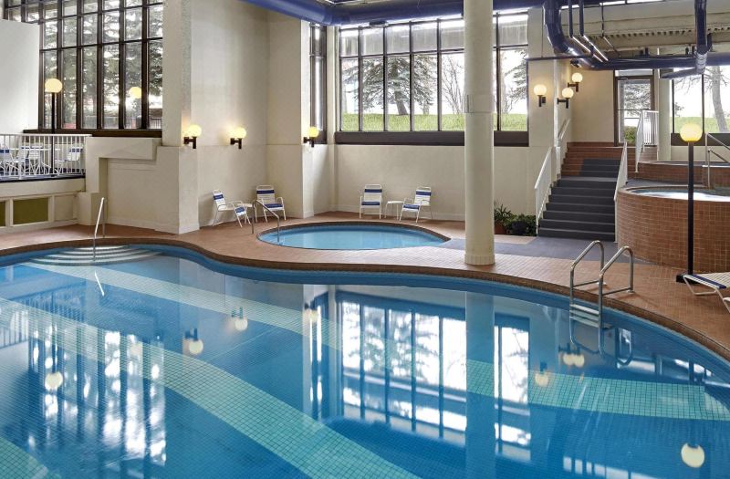 Sheraton Cavalier Calgary Hotel photo 2