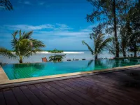 Baan Manali Resort - Infinity Pools