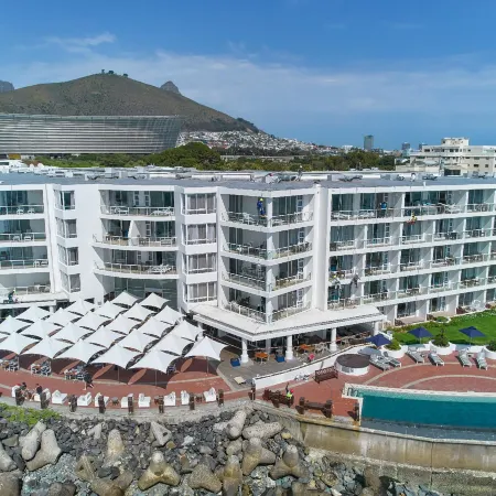 Radisson Collection Hotel, Waterfront Cape Town Отели рядом с достопримечательностью «Моуилл-Пойнт»