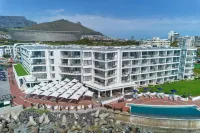 راديسون كوليكشن هوتل، ووترفرونت كيب تاون فنادق في 