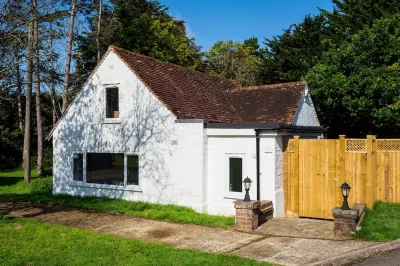 The WhiteCottage at Gildridge wd Hot Tub Hotel di Chiddingly