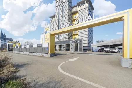 Dubai Hotel in Dangjin Отели в г. Танджин