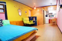 Ganghwado Sunset Beach Pension Hotels in Ganghwado