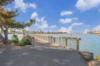 Best Western Plus Bayside Hotel Hotel in zona Temescal Regional Recreation Area
