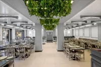 Hotel Grand Boulevard - breakfast