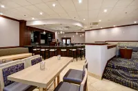 DoubleTree by Hilton Augusta - Barer