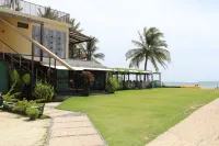 Reef Beach Resort