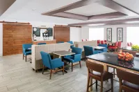 Holiday Inn Express & Suites BELLEVUE (OMAHA AREA) by IHG - breakfast