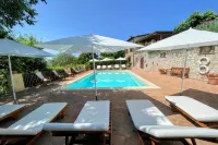 Esclusivo Spoleto Country Park Piscina Parco Attività Vista Montagna Posti letto 28 -  case vacanza in affitto