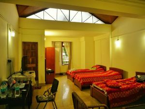 Apsara Guest House Ahmedabad