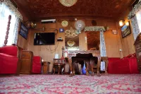 Best 5 Star Luxurious Houseboats in Srinagar - bar
