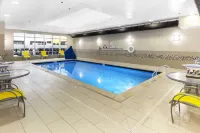 Hampton Inn & Suites Raleigh Downtown - Pools