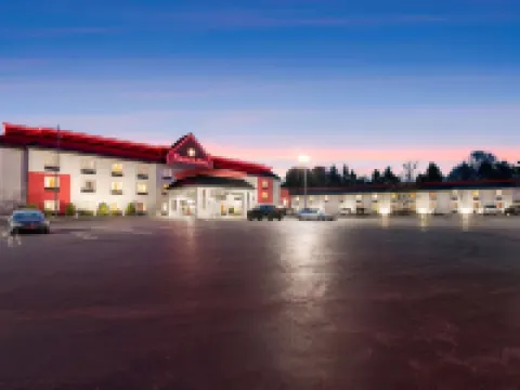 Ramada by Wyndham Harrisburg/Hershey Area Hotels in Linglestown
