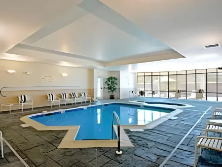 Courtyard Hadley Amherst Отели рядом с достопримечательностью «Юниверсити оф Массачусетс Амхерст»